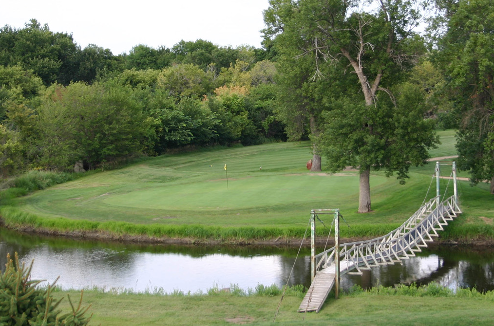 hole 1 at wild oak